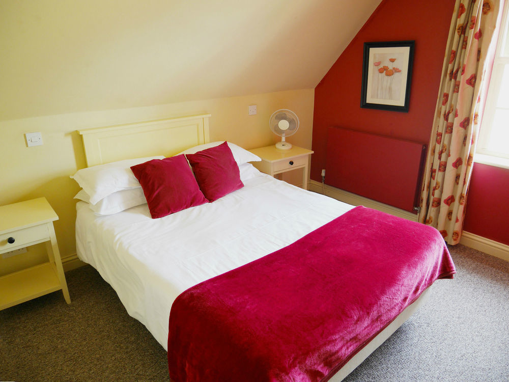 The Tawny Owl Hotell Swindon Exteriör bild